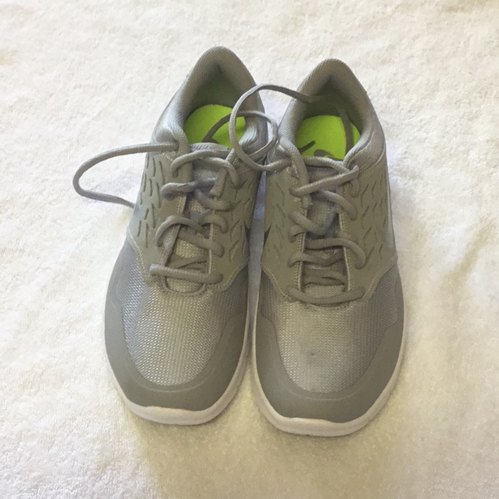 NIKE WOMEN'S ORIVE NM TRAINING Athletic Shoes S